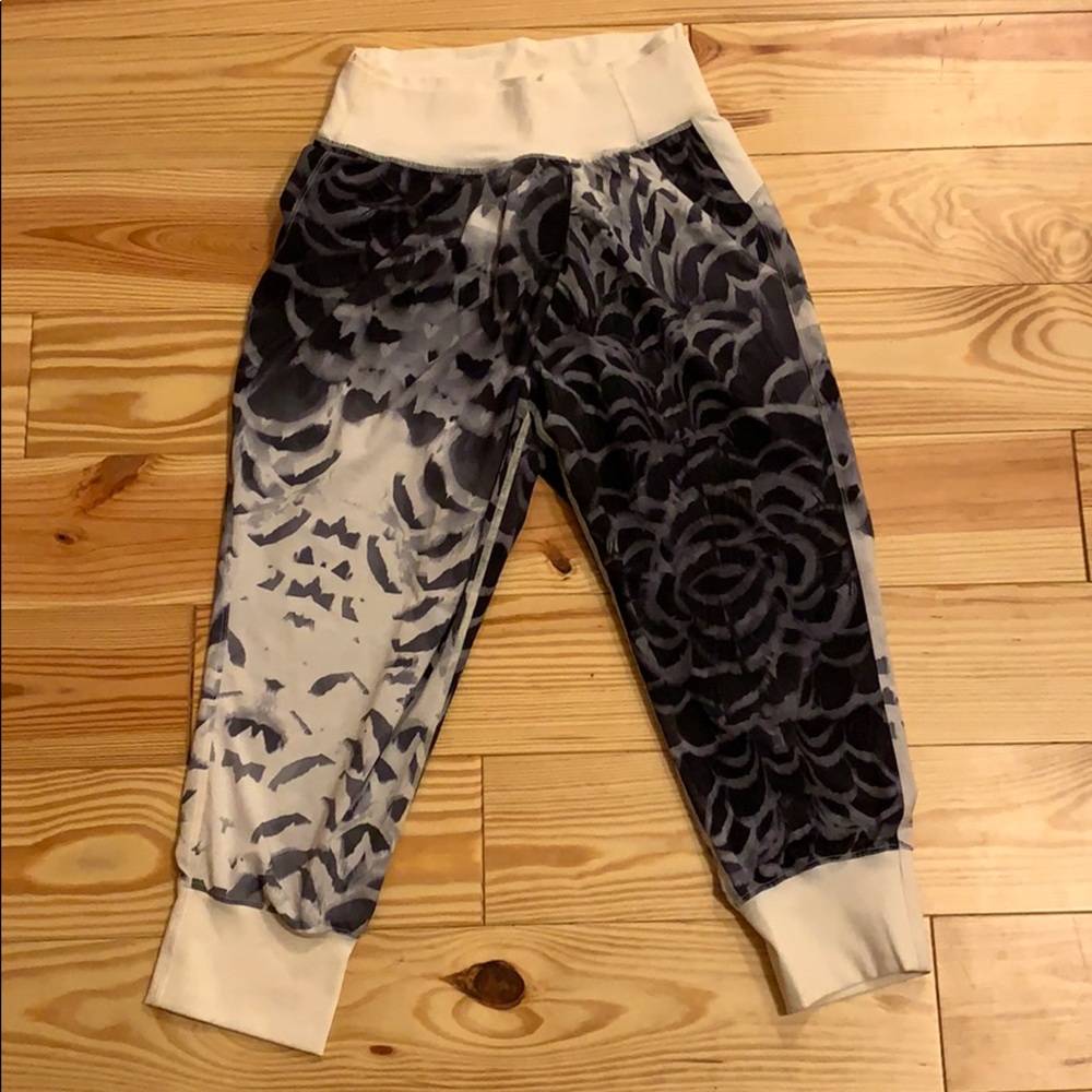 Lululemon harem/yoga pants
